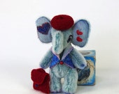 Valentines gift - Miniature elephant - OOAK Handmade - 3,5 inch (9 cm) Elephant in Love