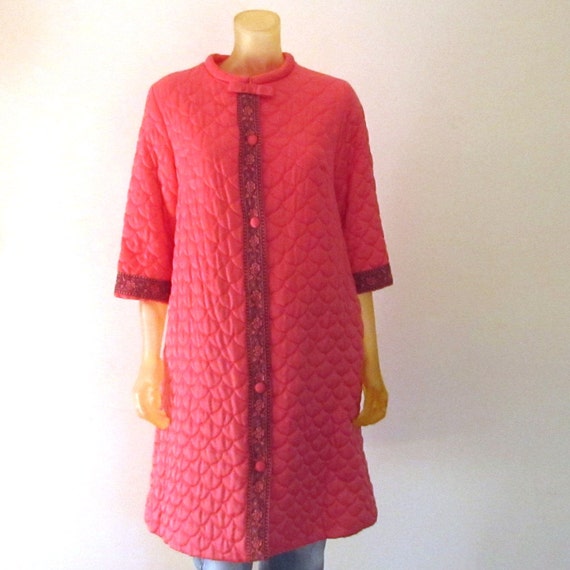 1960's vintage housecoat bathrobe pink quilted robe by avaVintage