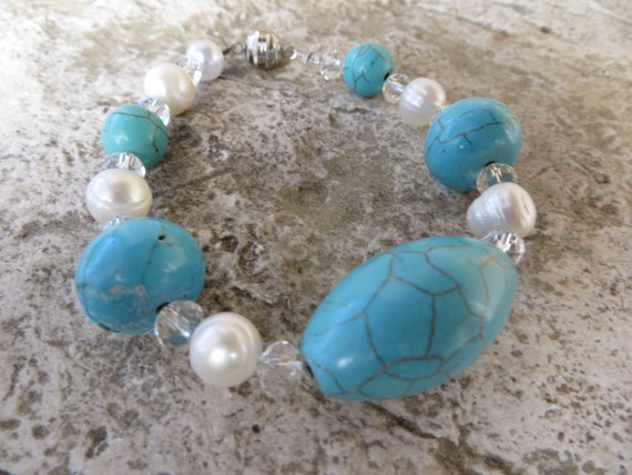 Turquiose Pearl And Glass Beaded Bracelet by Sanyasbeadedjewelry