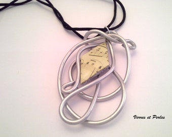 Necklace notes music
