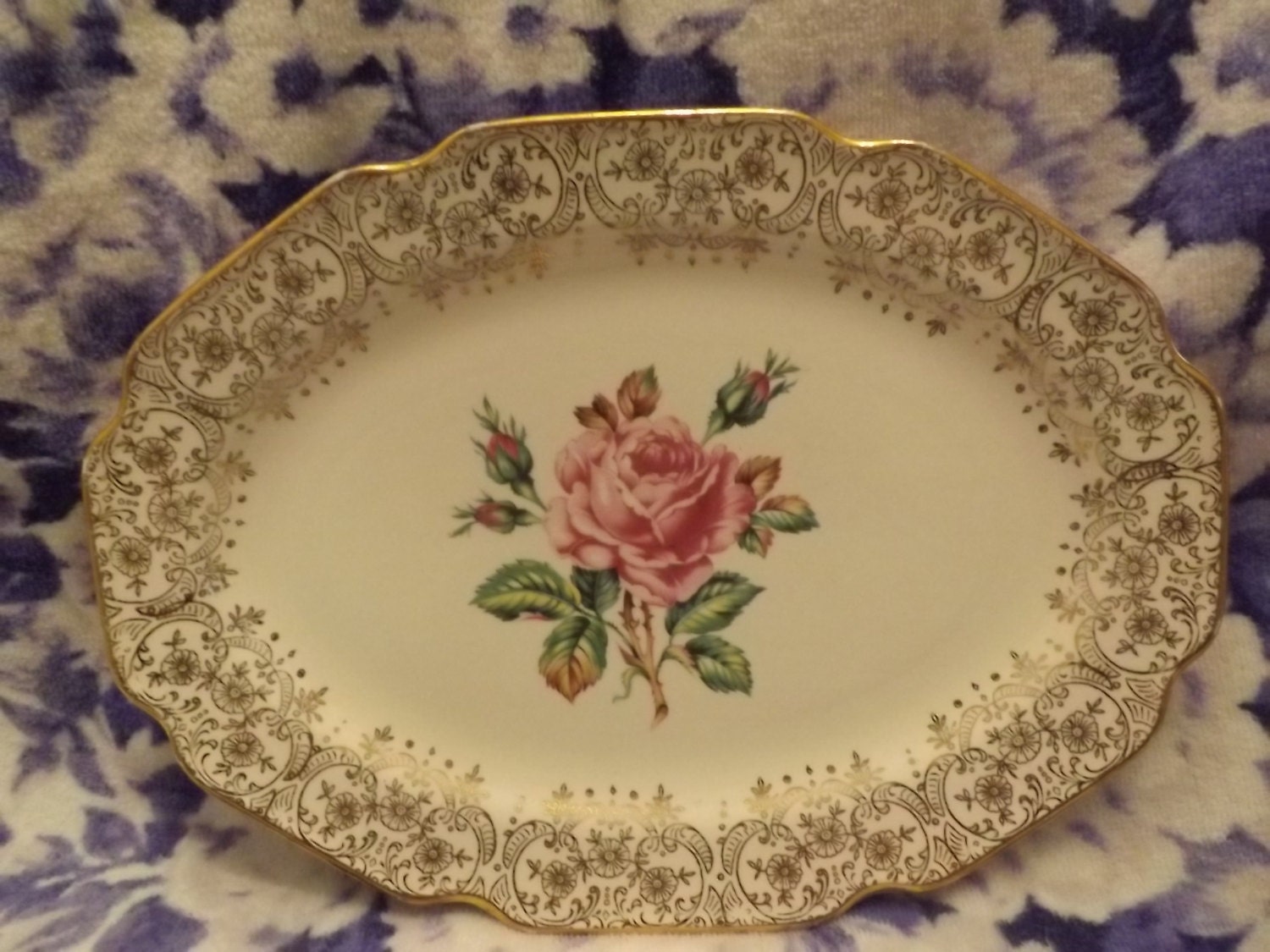 China Briar Rose 22K Gold 11″ Platter Haute Juice