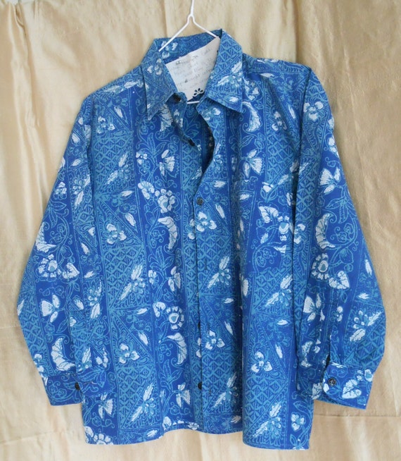  Malaysian  Batik  tropical weight shirt  in blue with cream sky