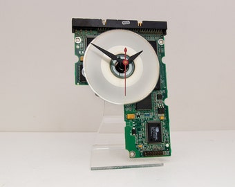 hard drive circuitboard clock, Computer parts clock, Geek clock gift, geek lovers gift, Recycled Computer Hard Drive Clock, steampunk clock