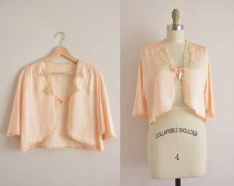 vintage 1940s lingerie / satin pink lace bed jacket / 1940s jacket
