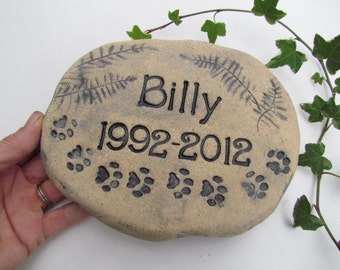 Personalized Custom PET Memorial stone, Engraved name stone for Pets burial place. Dog / Cat paw prints. Beautiful Original designs. 8" wide