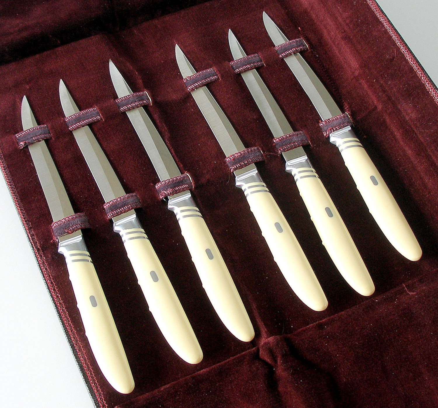 Vintage Steak Knives 94