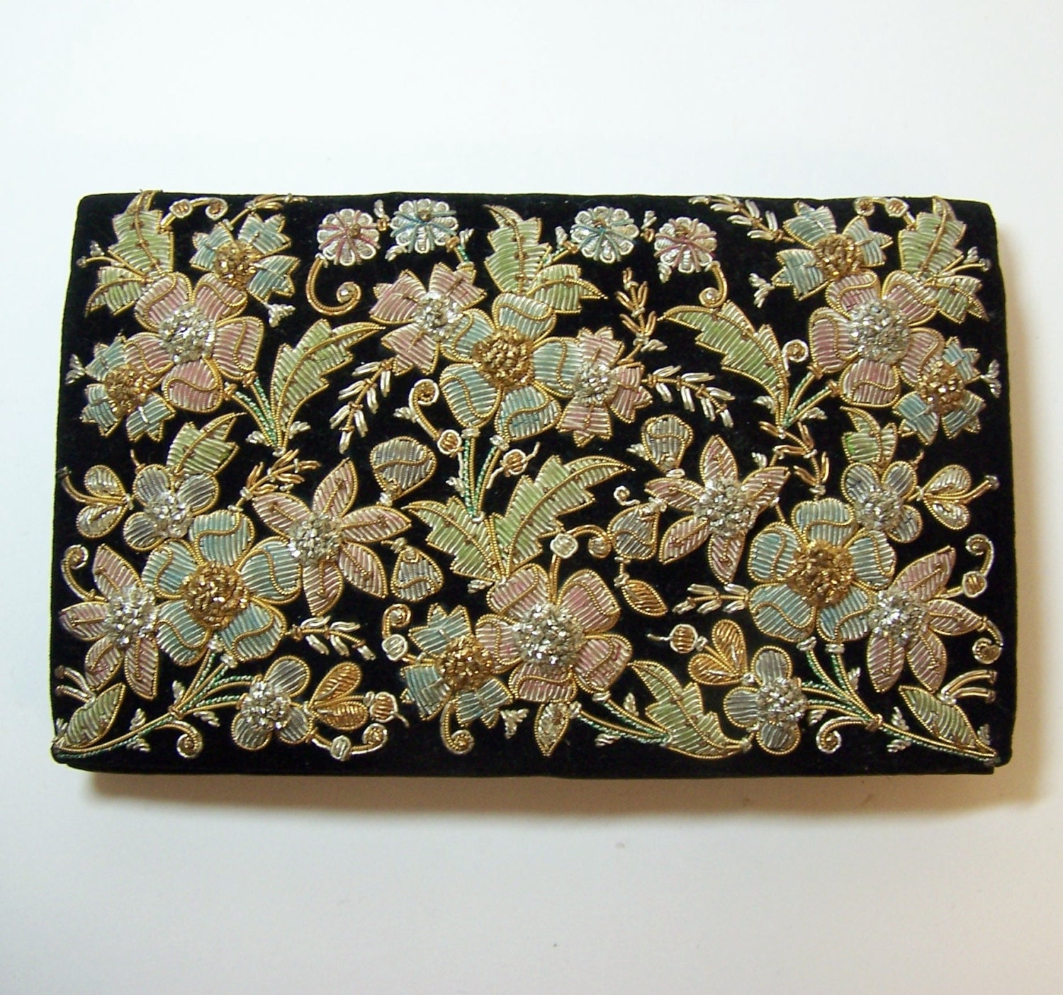 STUNNING EMBROIDERED CLUTCH Intricate Metallic Embroidery on