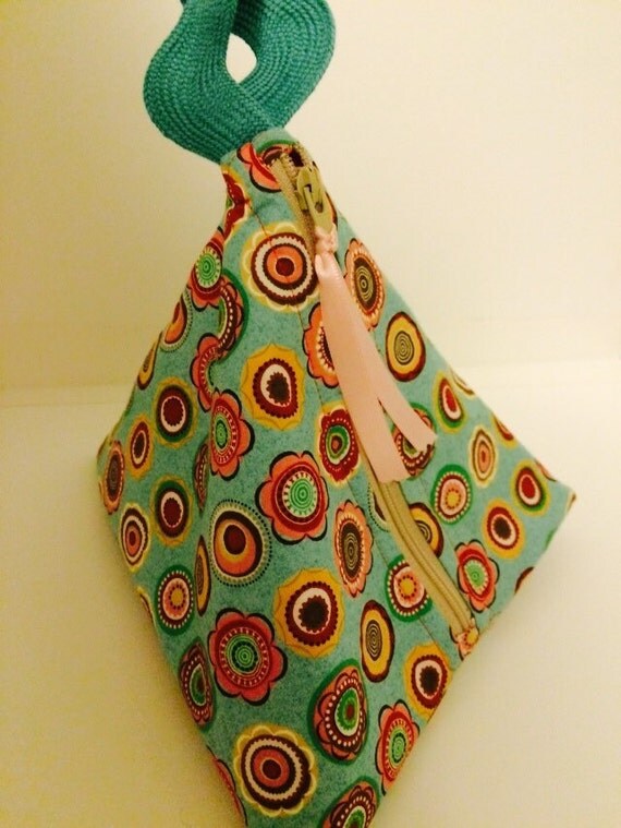 Pyramid zipper pouch in aqua w/ circle print by BitsnPiecesGJ