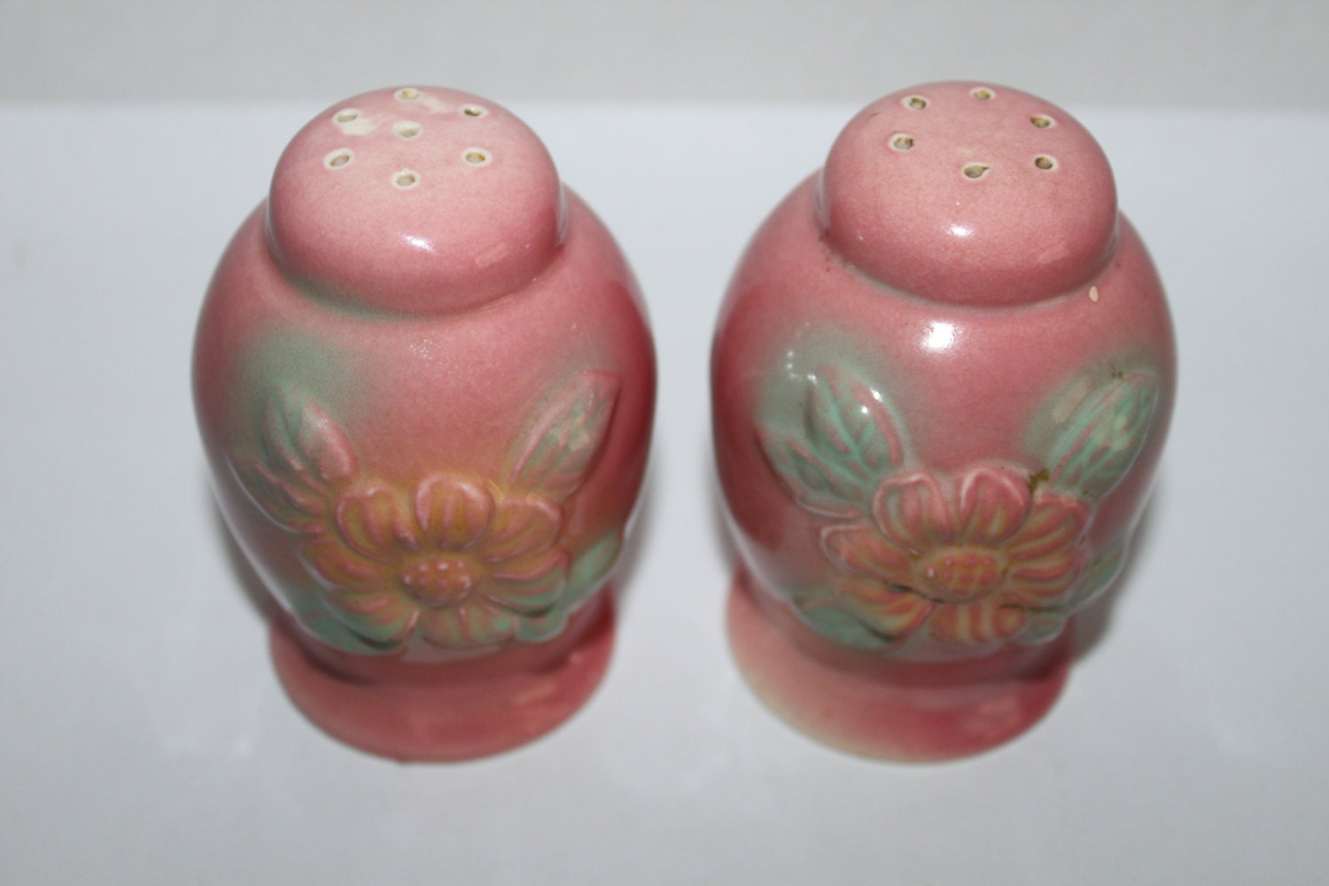 Vintage Hull pottery USA 54 SUN GLOW Salt and Pepper Shakers