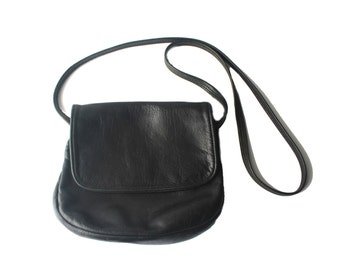 Items similar to Leather Messenger Bag / Satchel - Vintage Retro ...