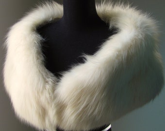 Ultimate Luxury Gift Or Wedding Bridal Accessory/ Hollywood Starlet Ivory Cream Blonde White Arctic Fox Fur Stole/Vintage Wrap Shrug Cape