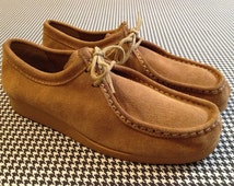 clarks wallabees tan suede