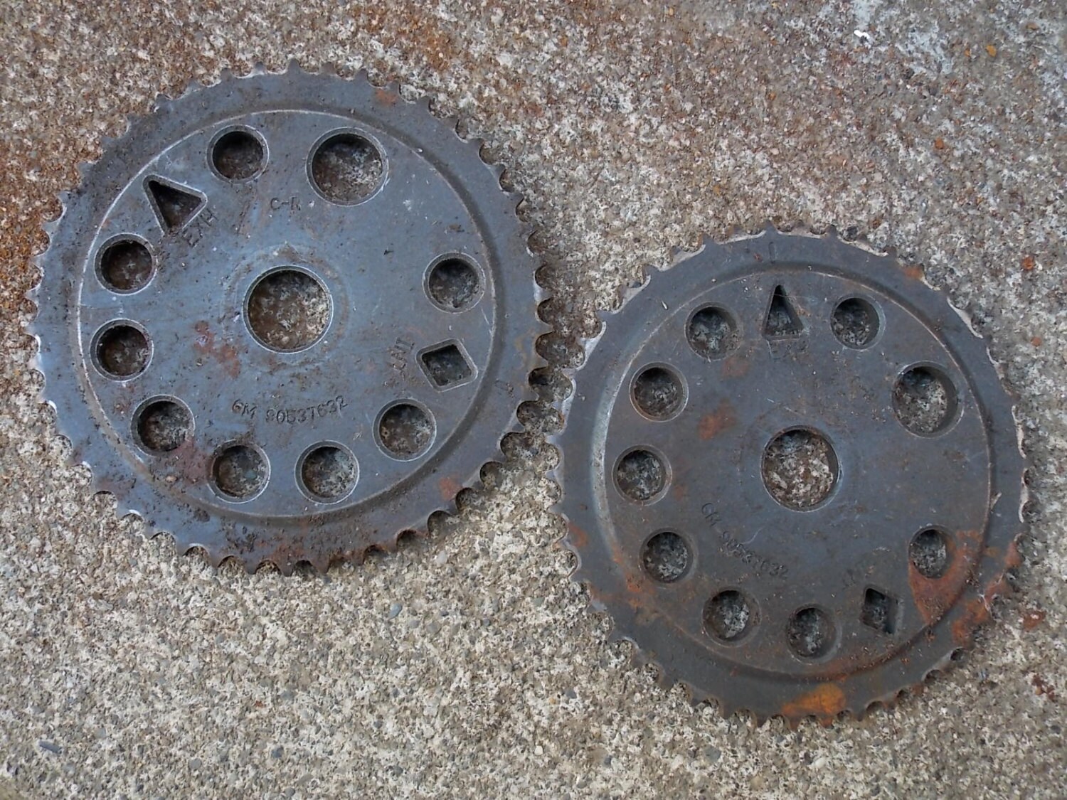 Lot 18 of Metal 2 Gears Cogs Sprockets Industrial