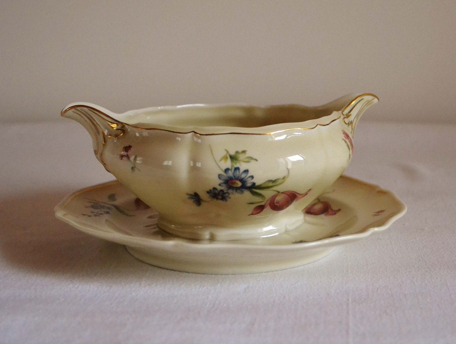 Saucière en porcelaine de Limoges Ancienne Fabrique Royale