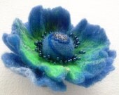 Blue and green felt brooch poppy flower, bright wool hair accessories, handmade blue flower pin, gift for her, art jewelry, unique felt pins
