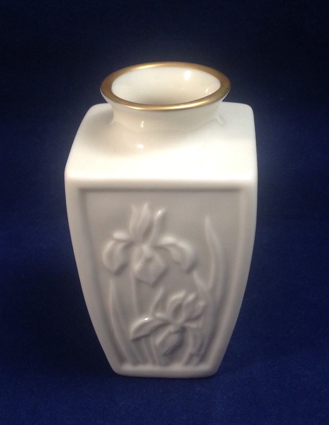 Lenox Bud Vase Iris design 1986 3 Ivory with gold