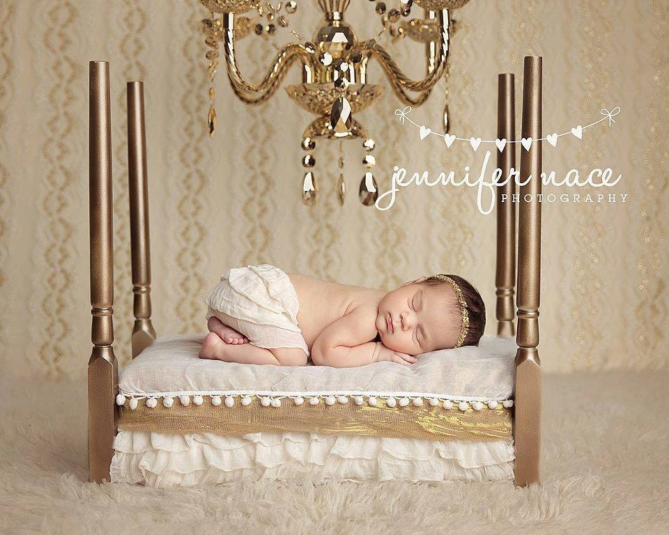 Newborn Baby Photography Prop Bed 4 Poster White or Gold