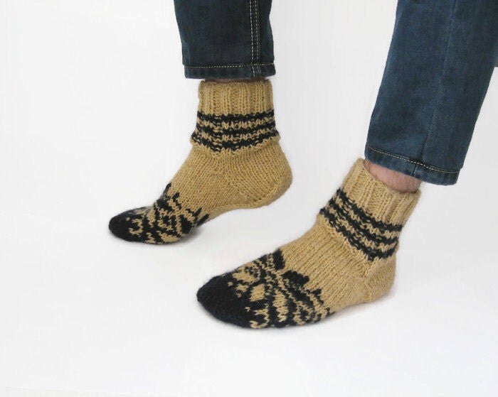 thin wool socks for winter