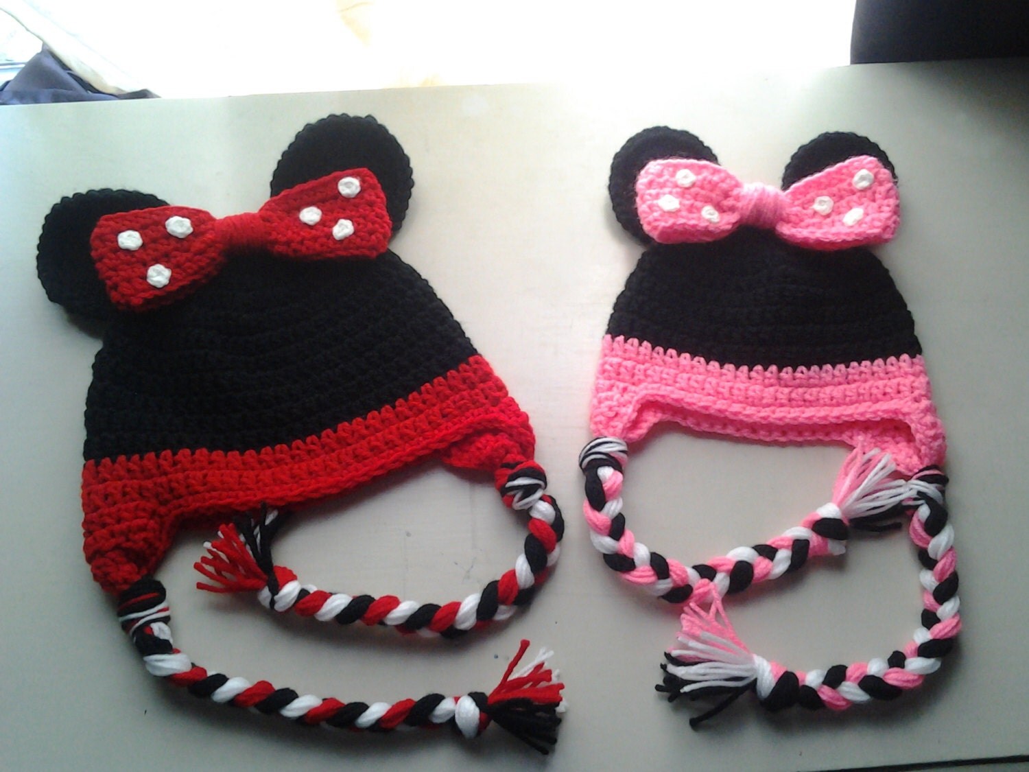 ONE Crochet baby Minnie Mouse hat you choose red or pink one