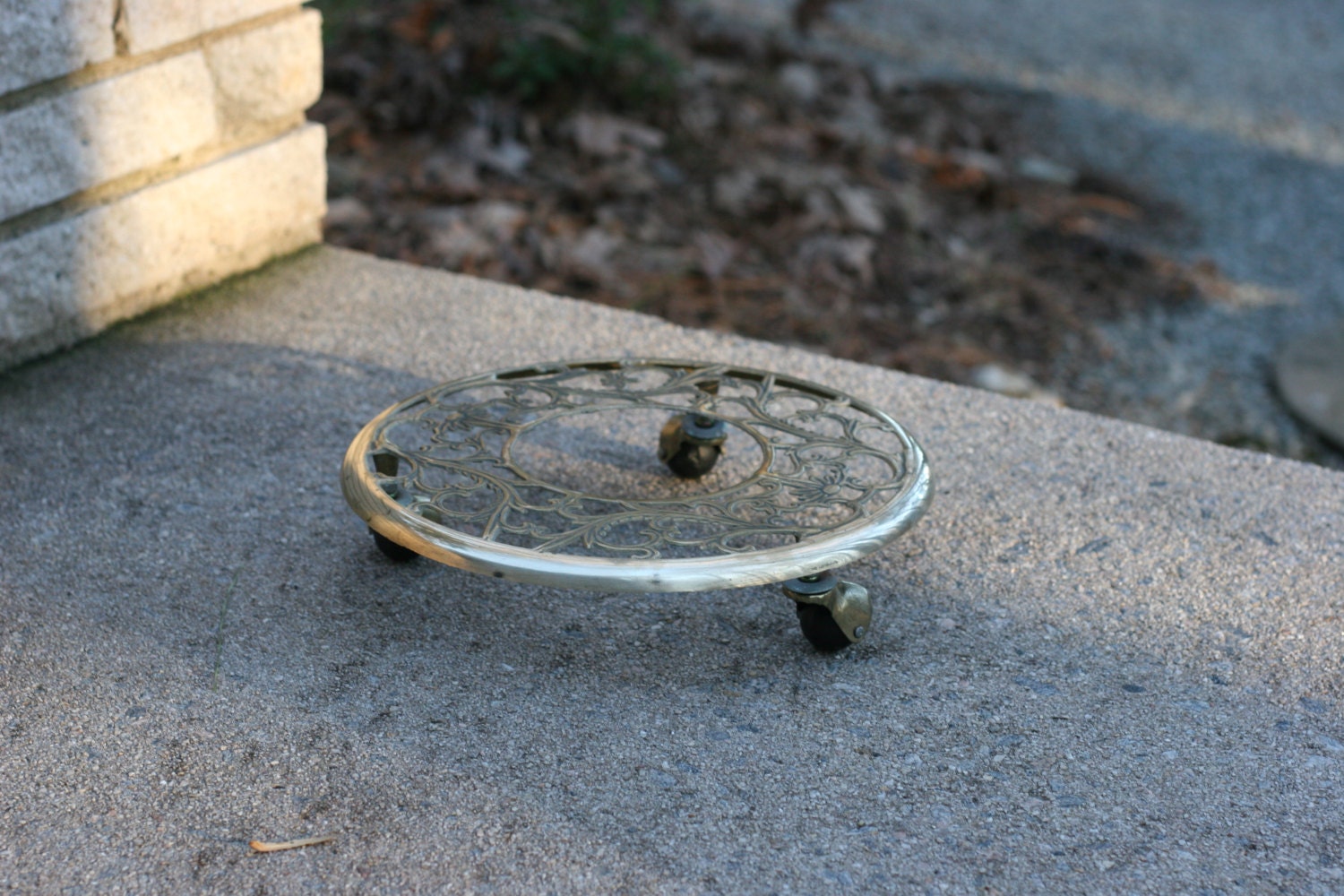 Vintage Brass Rolling Brass Plant Stand / Brass Plant Stand