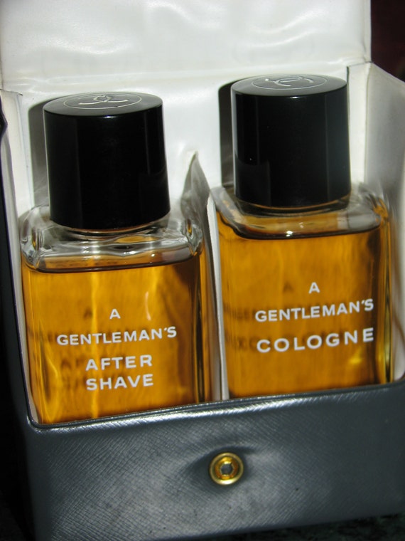 Vintage Chanel A Gentleman's after shave & cologne set 4