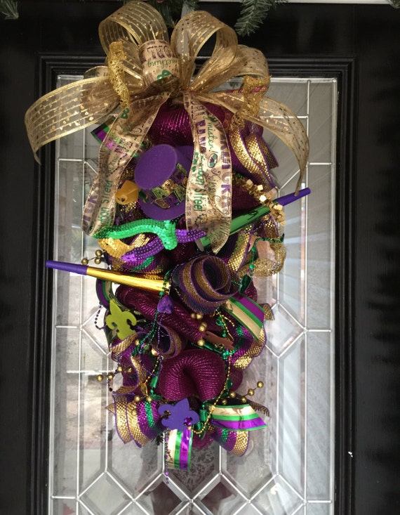 mardi gras wreath hanger