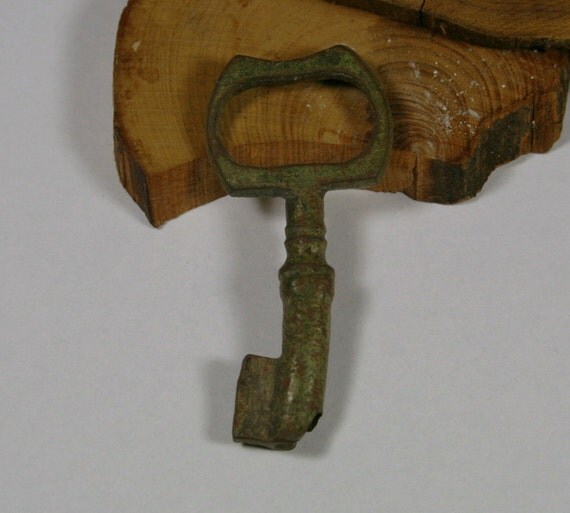 Antique key . Bronze . 18th Century