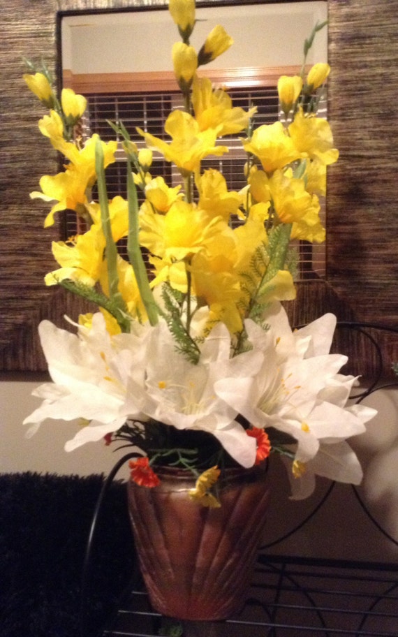 Items similar to Gladiolus, Silk Floral, Flower Arrangement, Yellow and