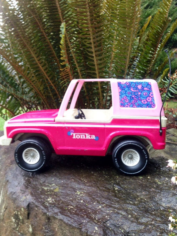 Vintage 70s steel metal Tonka // jeep // Barbie // pink