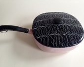 Mid Century SERENDIPITY ENAMEL | Pan with LID | Light Pink and Black | White Swirl Pattern