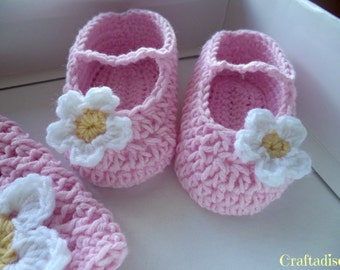 Blue Crochet Cuffed Baby Booties newborn to 3 by MadeInCraftadise