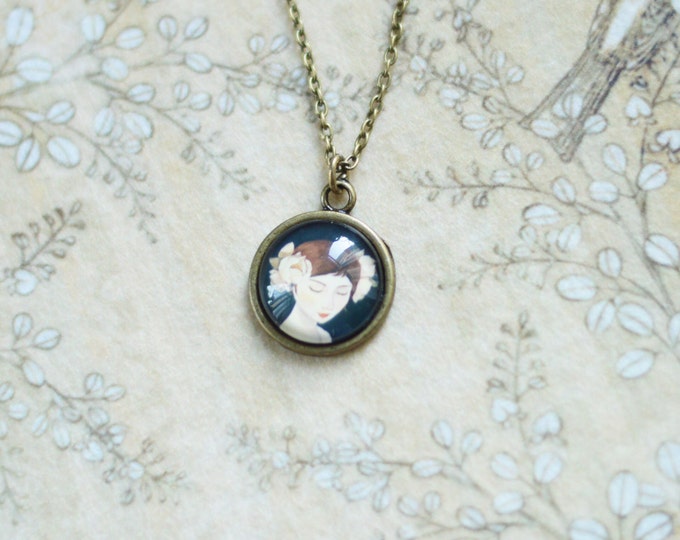 Images Of Women // Pendant-locket metal brass with picture girls under glass // Retro, Vintage, Shabby Chic // Romantic Collection