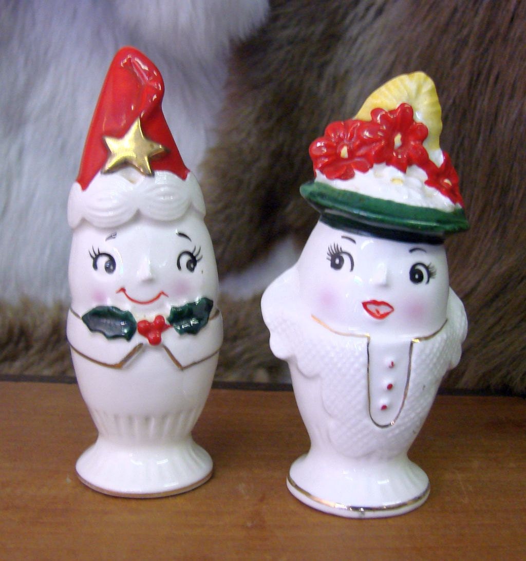 Vintage Christmas Salt And Pepper Shakers 