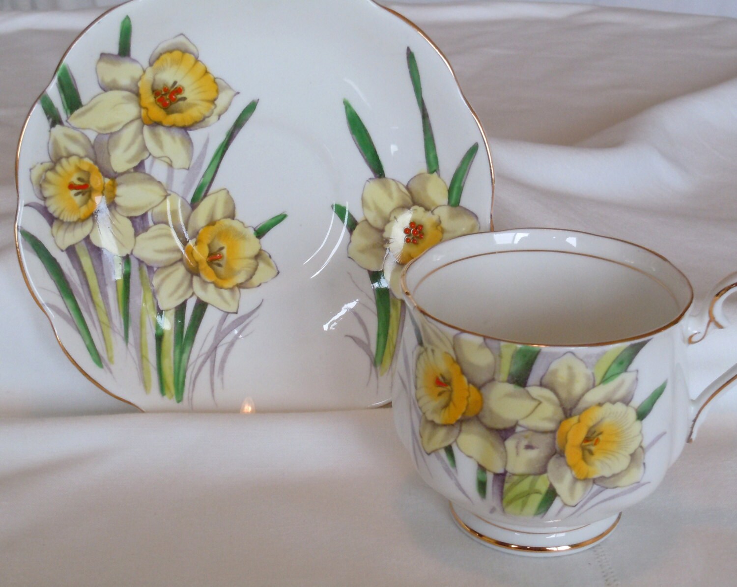 Royal Albert daffodil flower of the month teacup Haute Juice