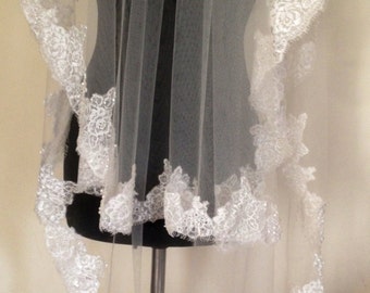 Chantilly lace veil, embroidered lace wedding veil, ivory lace veil, ivory veil, lace veil.
