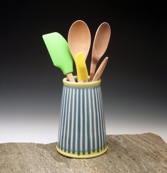 Kitchen utensil holder / flower vase. Blue with white by VEpottery