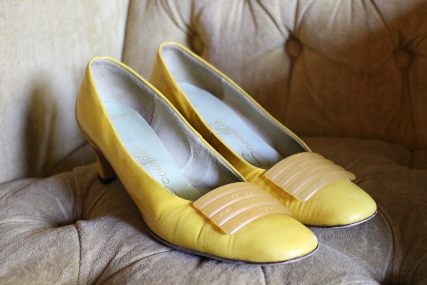 Vintage 1960’s “Socialites” Yellow Kitten Heels Size 6.5 w/ Lucite Detail