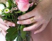 Gold Plated Flowers ring made of gold plated silver flower pattern band