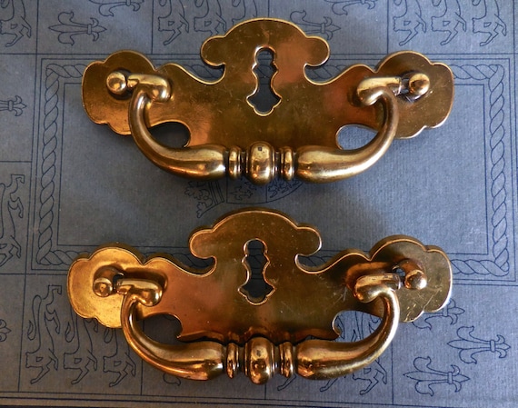 Keyhole Vintage Cabinet Drawer Pulls Large Brass by PippinPost