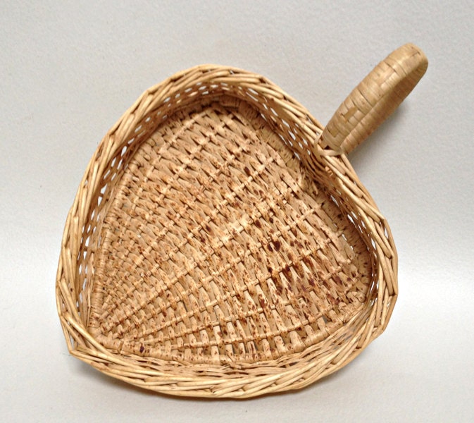 Small French vintage heartshaped wicker Basket by FrenchBricABroc