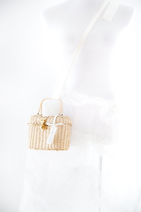 Gold Metal Straw Purse.  50s Vintage Woven Box Purse. Wicker Basket ...