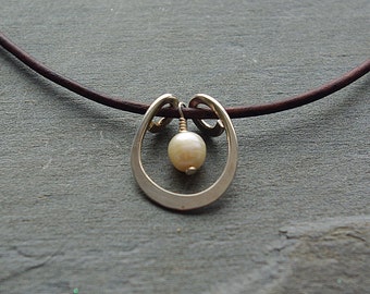 Pearl and Leather Necklace, Pearl Necklace, Silver Pendant, Pearl Pendant Jewelry, Leather Single Pearl Necklace, Brown Leather Necklace