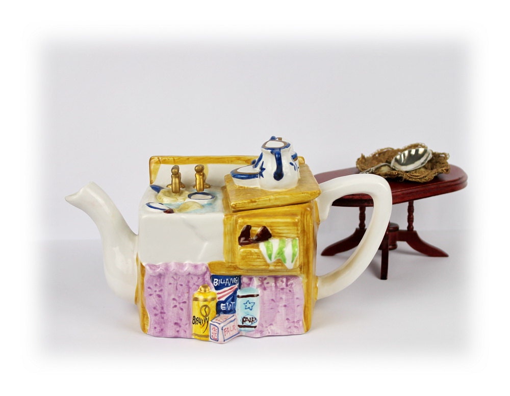 Vintage Large Kitchen Sink TEAPOT Collectible Teapot Figurine Serving