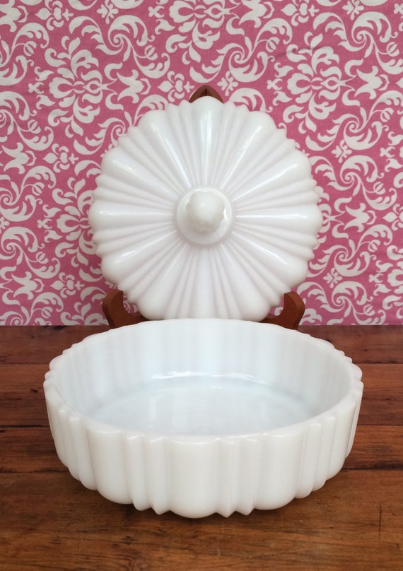 Mid Century White Milk Glass Candy Dish With Lid 8918