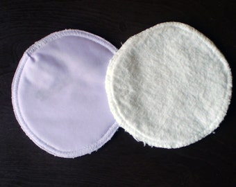 A pair of 5 inches diameter nursing pads