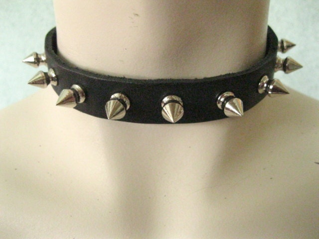 Black Leather Spiked Collar Choker Single Row of 5/8