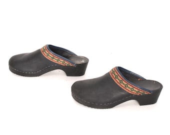 size 8.5 CLOGS black leather 70s 80s BOHEMIAN slip on mules