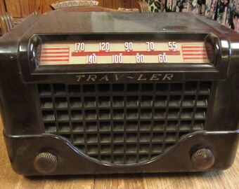 Trav-Ler Radio Model 5066 Vintage 1948 Tube Radio