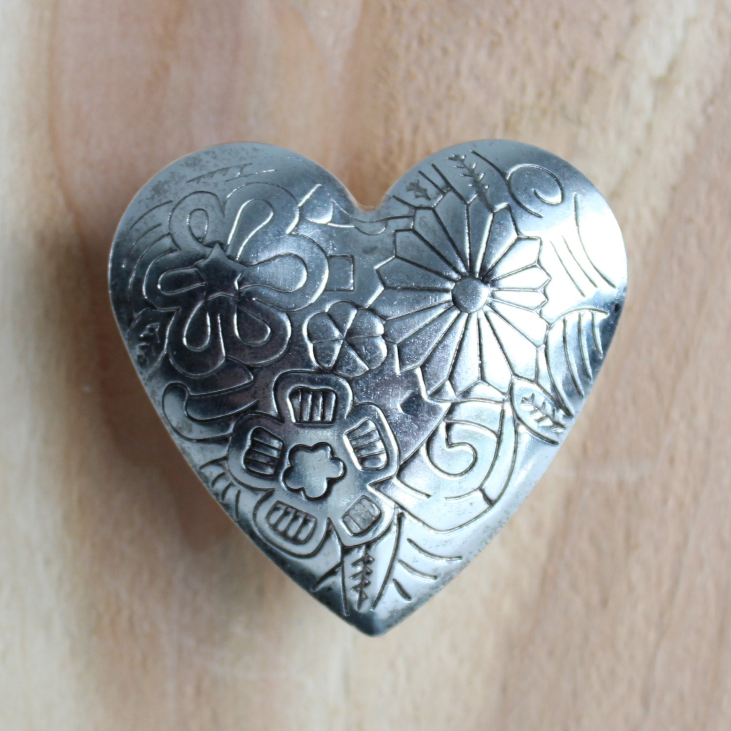 Heart Drawer Knobs Decorative Knobs with embossed Floral