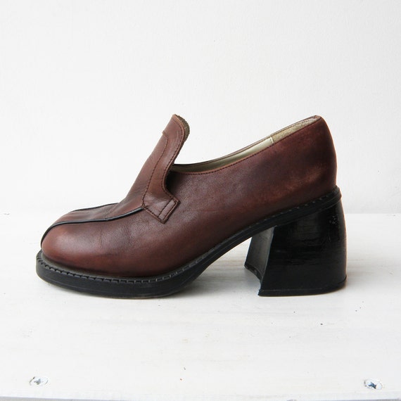 Vintage Brown Leather Shoes  Chunky Heels  by rakshniyavintage